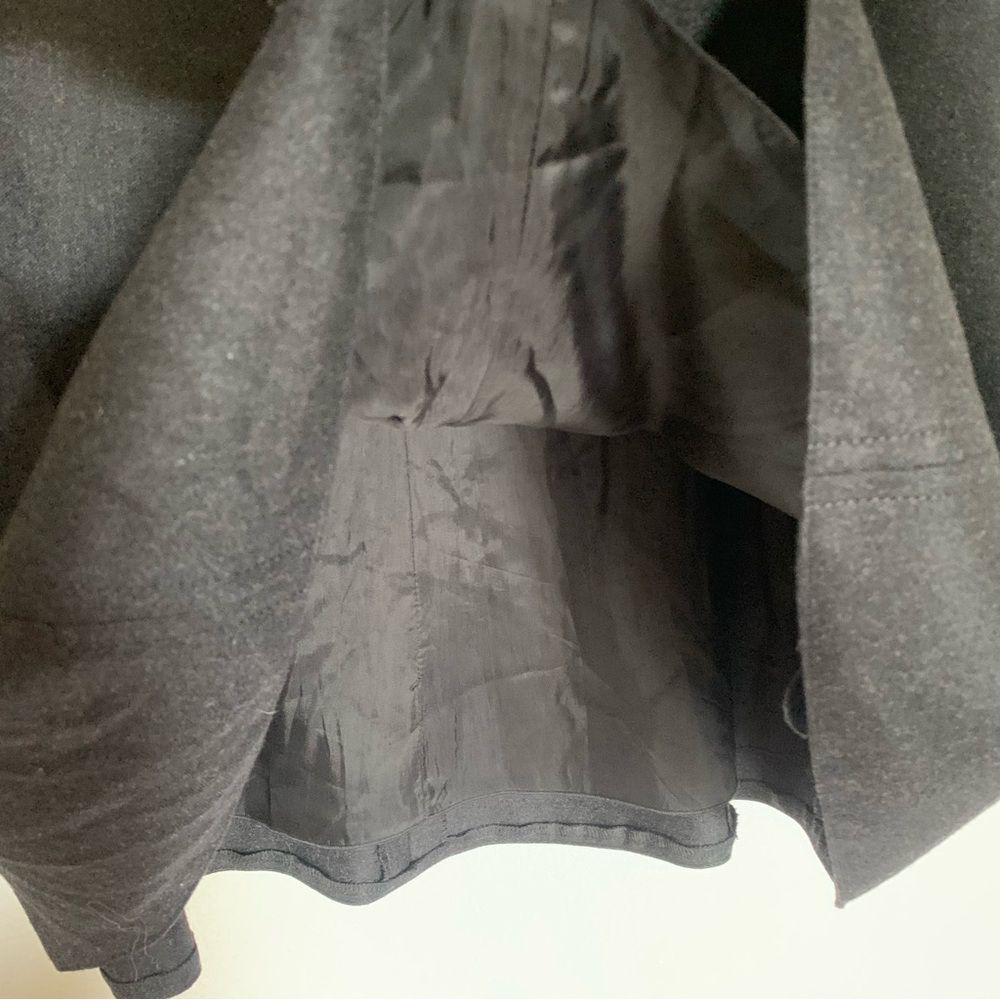 Akris Punto Black A Line Skirt 100% Wool size 10 Classic Business Casual - Picture 9 of 10